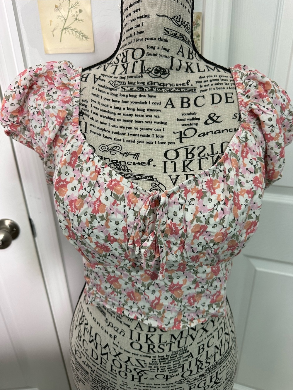 Hollister Pink & Coral Floral Off-Shoulder Crop Top